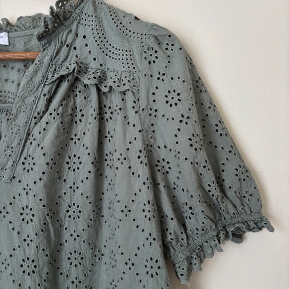 Current Air Green Eyelet Short Sleeve Blouse Medium - Picture 3 of 8